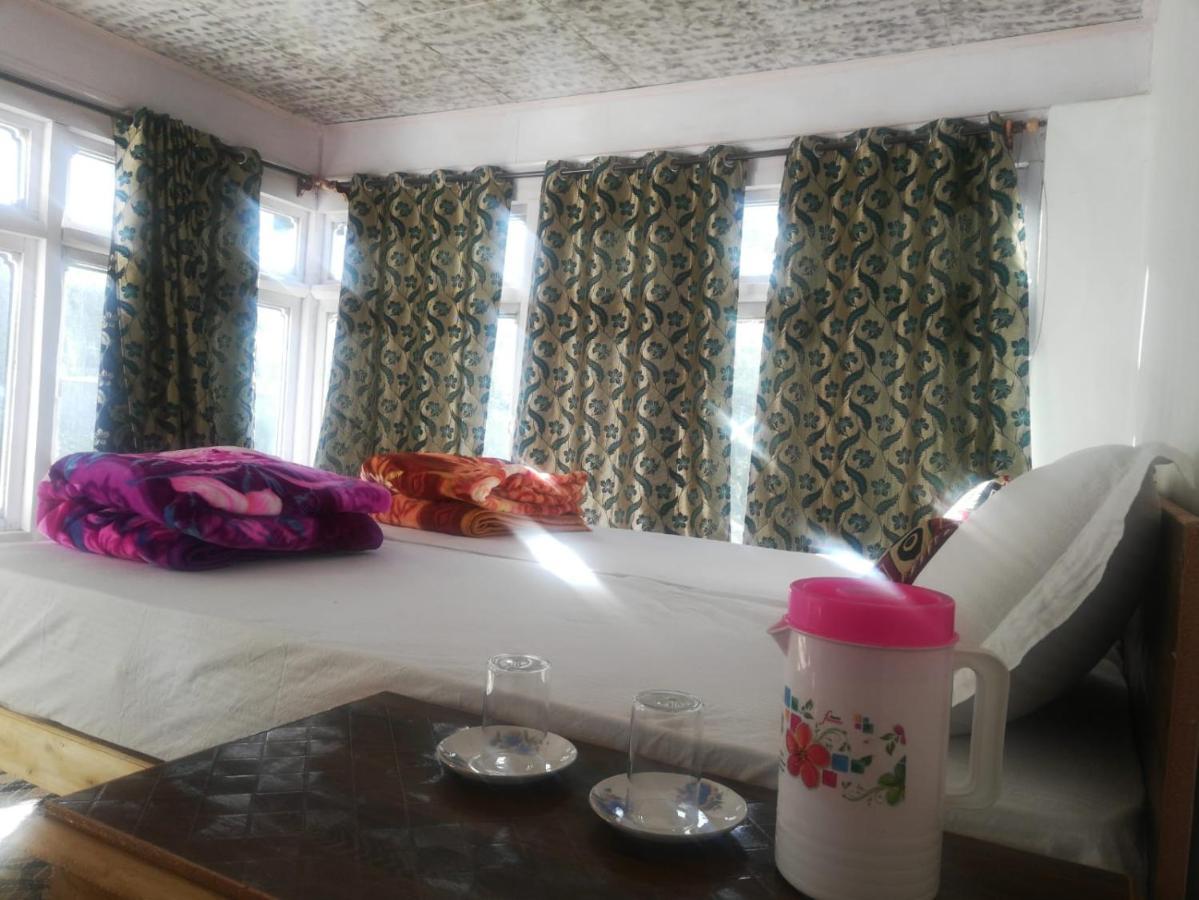 Sernang Homestay Hundar Exteriör bild