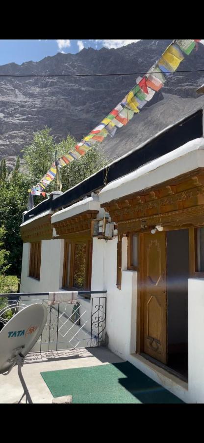 Sernang Homestay Hundar Exteriör bild