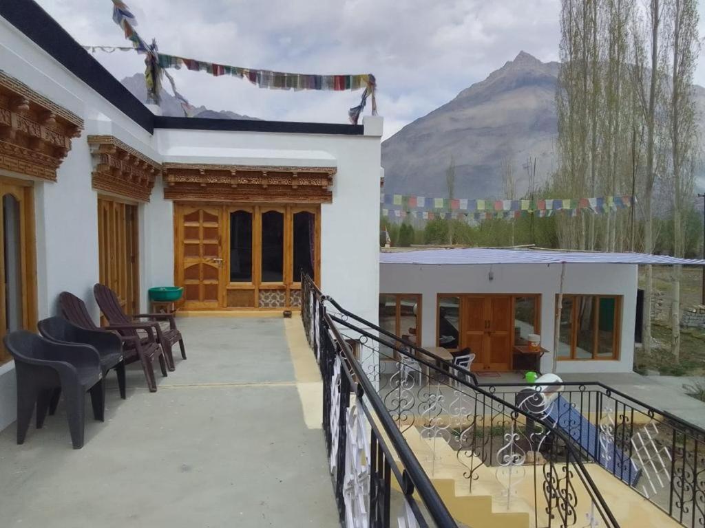 Sernang Homestay Hundar Exteriör bild