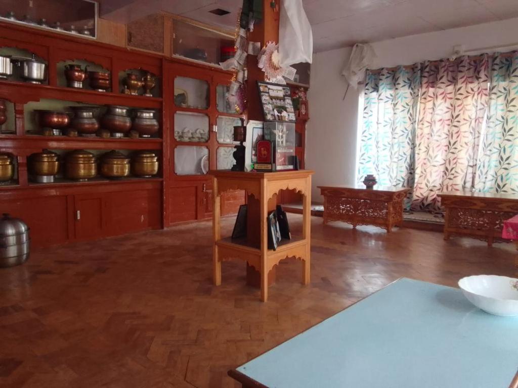 Sernang Homestay Hundar Exteriör bild