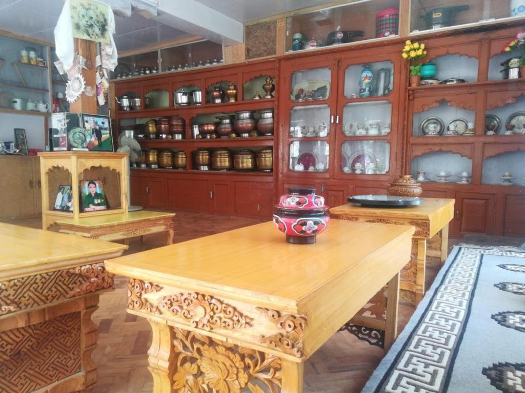 Sernang Homestay Hundar Exteriör bild