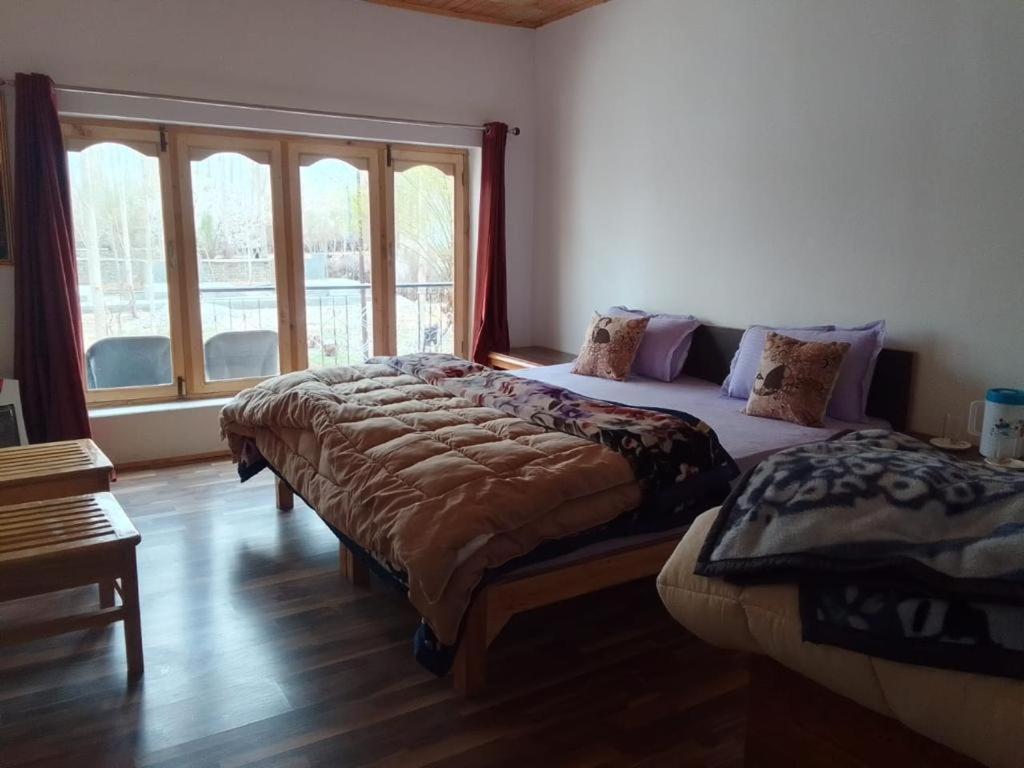 Sernang Homestay Hundar Exteriör bild
