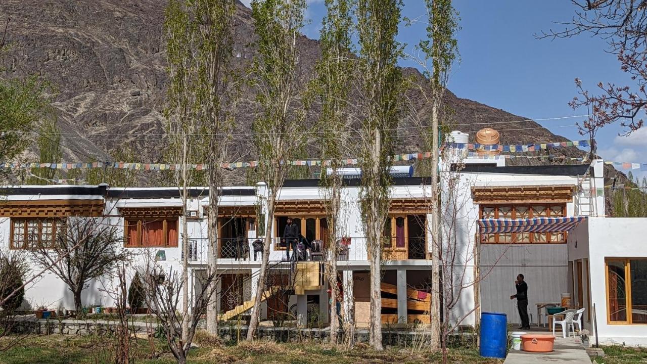 Sernang Homestay Hundar Exteriör bild