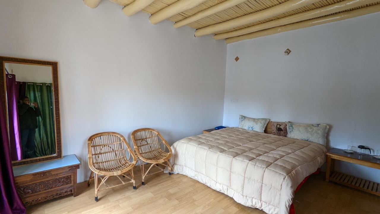 Sernang Homestay Hundar Exteriör bild