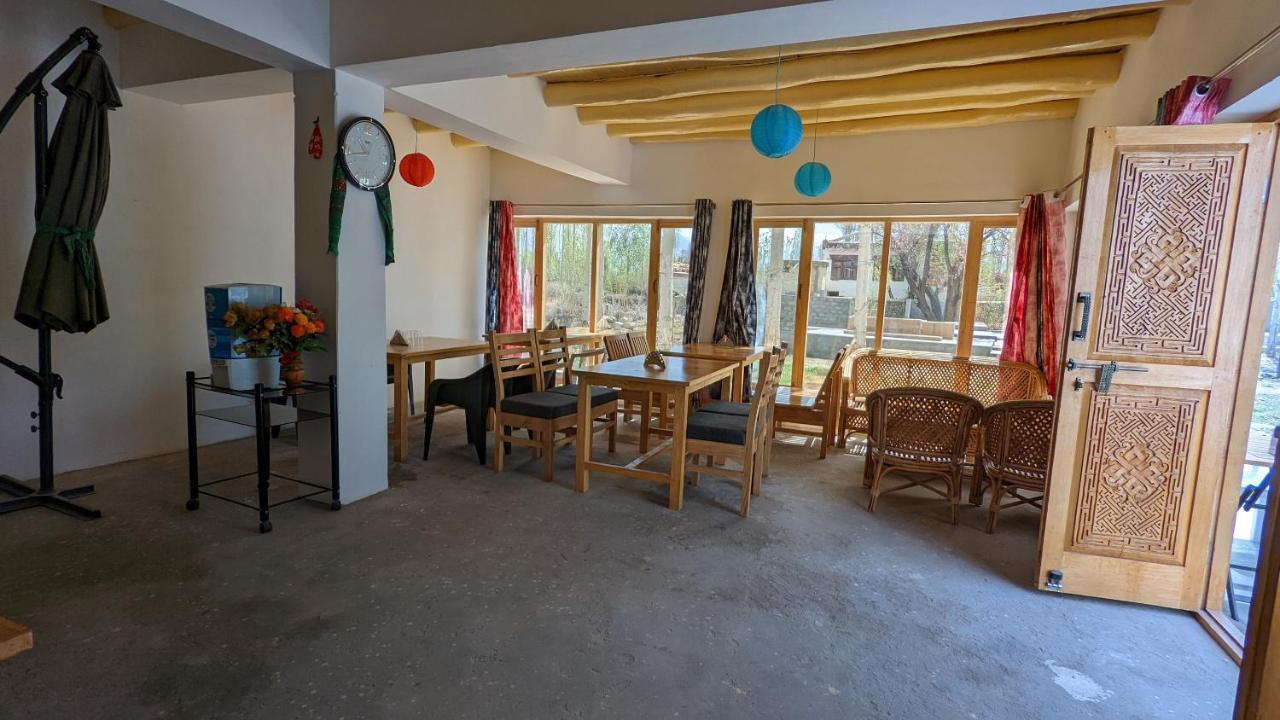 Sernang Homestay Hundar Exteriör bild