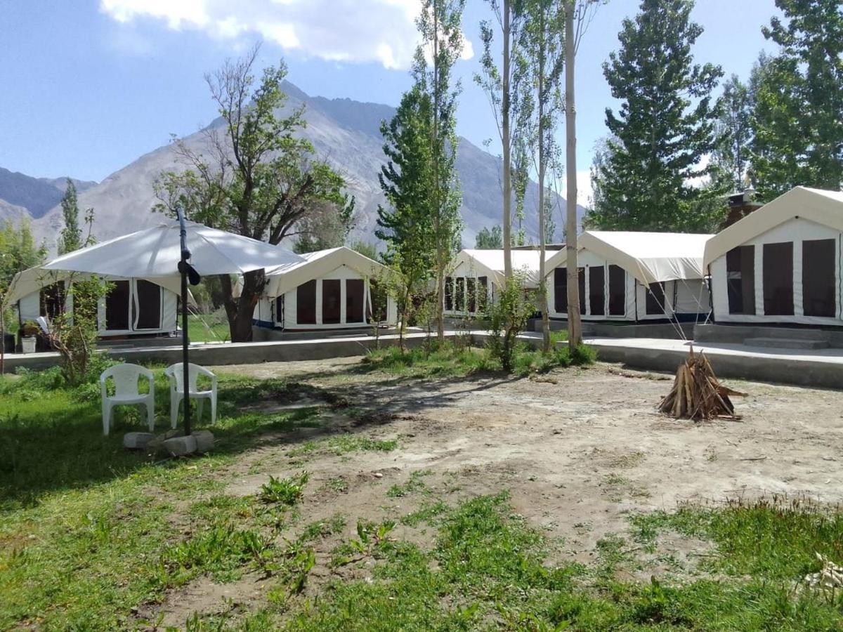 Sernang Homestay Hundar Exteriör bild